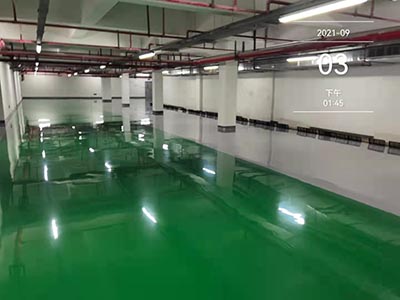 蘇州環(huán)氧地坪廠家：環(huán)氧地坪漆干燥后為何會(huì)泛白發(fā)白？