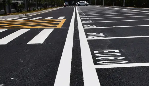 冷涂道路劃線漆貴還是熱熔漆貴？